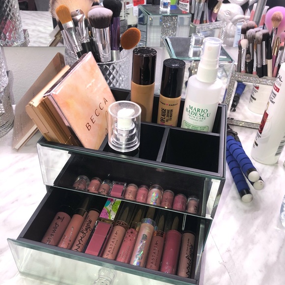 Mirrored makeup organizer - Picture 3 of 6